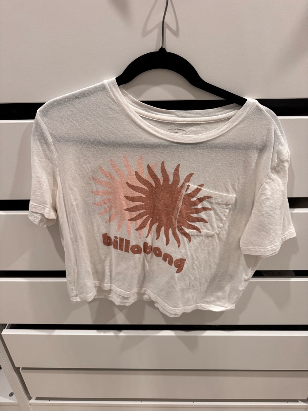 Billabong White Cropped Tee with Rust Sun Graphic size small
